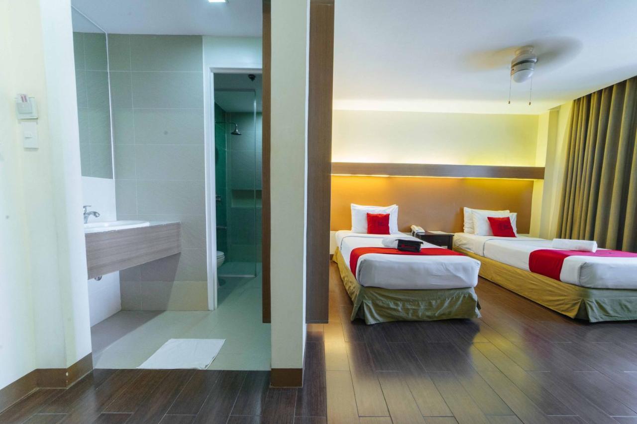 Отель Reddoorz Premium @ The Ritz Garden Oases Davao Экстерьер фото